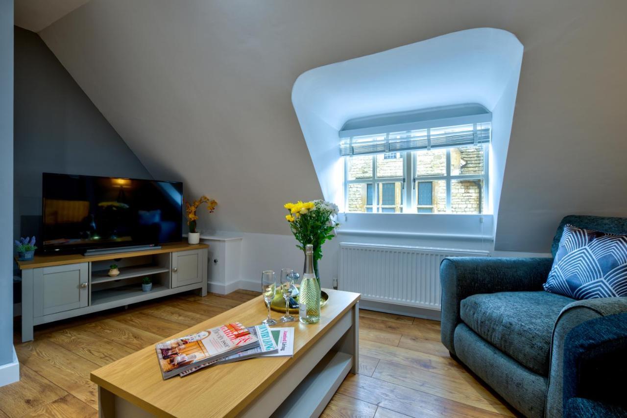 Stamford Central Stay - Stylish 2-Bed Apartment With Wifi Exterior photo
