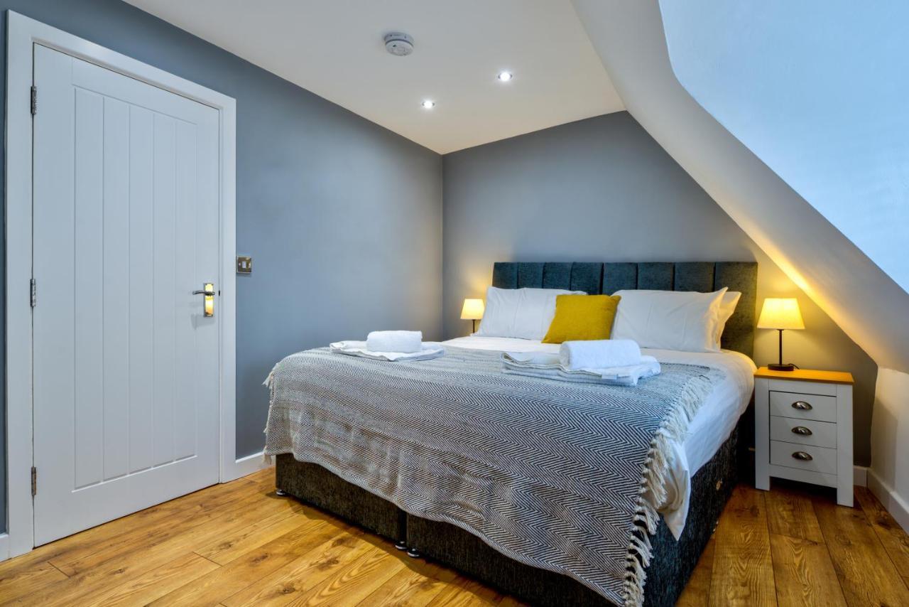 Stamford Central Stay - Stylish 2-Bed Apartment With Wifi Exterior photo